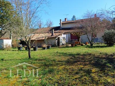 Maison - 225 m² - 6 pièces