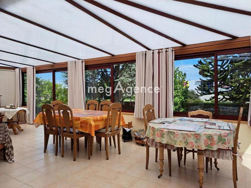 Maison traditionnelle - 140 m² - 6 pièces