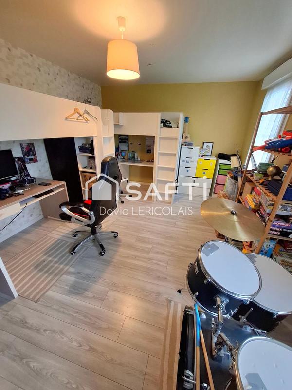 Maison - 383 m² - 22 pièces