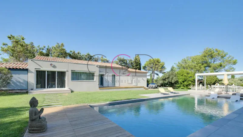 Villa - 180 m² - 7 pièces