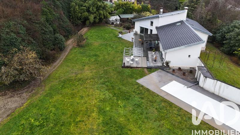 Maison - 446 m² - 9 pièces