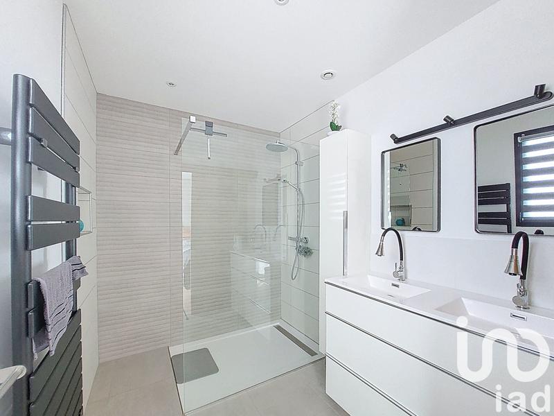 Maison - 206 m² - 7 pièces