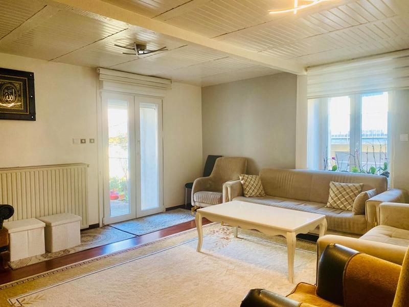 Maison - 252 m² - 10 pièces