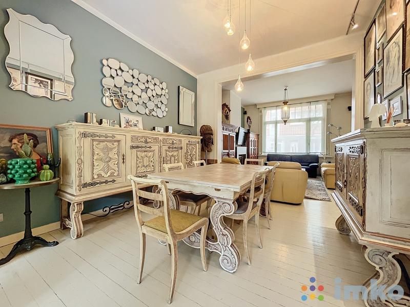 Maison - 233 m² - 7 pièces