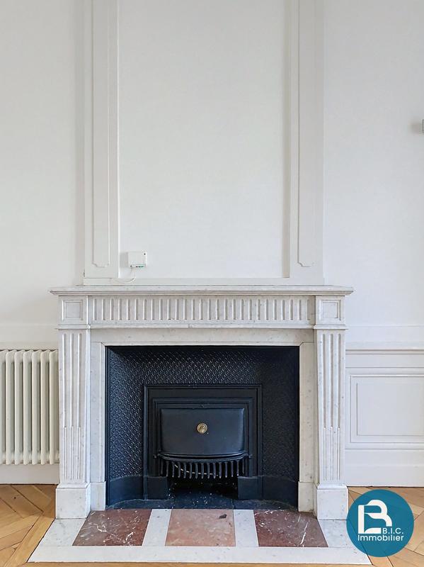 Appartement - 151 m² - 6 pièces