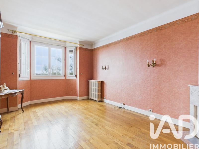 Maison - 209 m² - 9 pièces