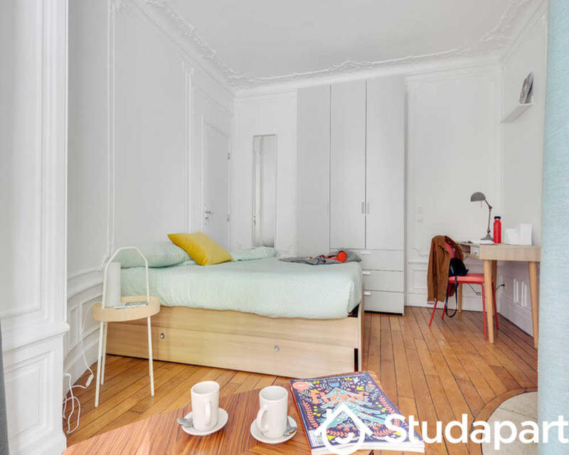 Chambre - 100 m² - 1 pièce