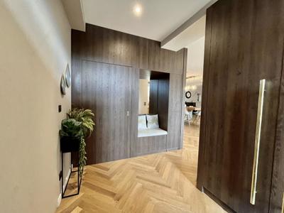 Maison - 341 m² - 8 pièces