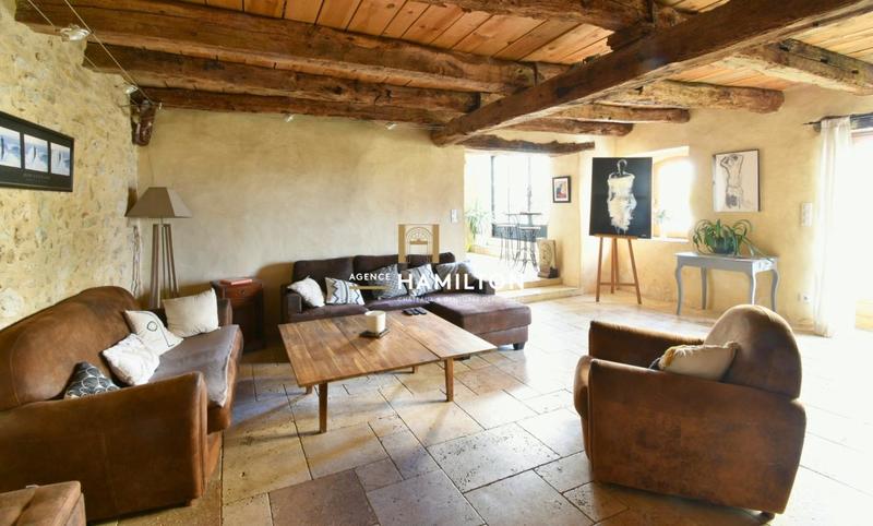 Maison - 399 m² - 11 pièces