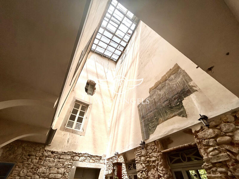 Maison ancienne - 364 m² - 8 pièces