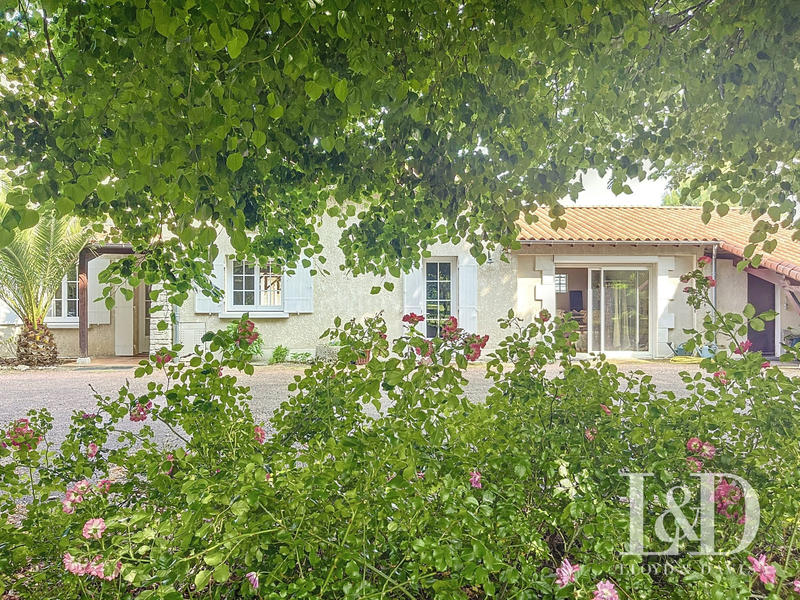 Maison - 278 m² - 9 pièces