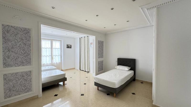 Villa - 420 m² - 11 pièces