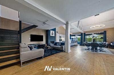 Maison - 195 m² - 6 pièces