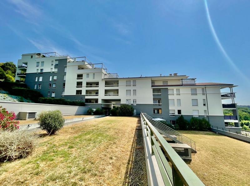 Appartement - 76 m² - 4 pièces