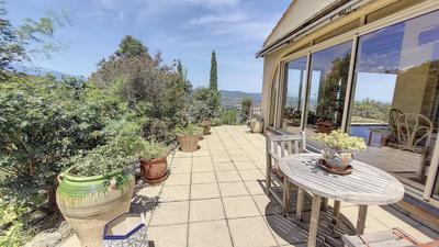 Maison - 210 m² - 7 pièces