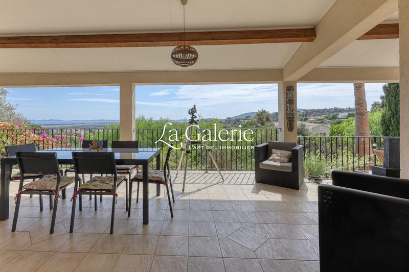 Villa - 240 m² - 7 pièces