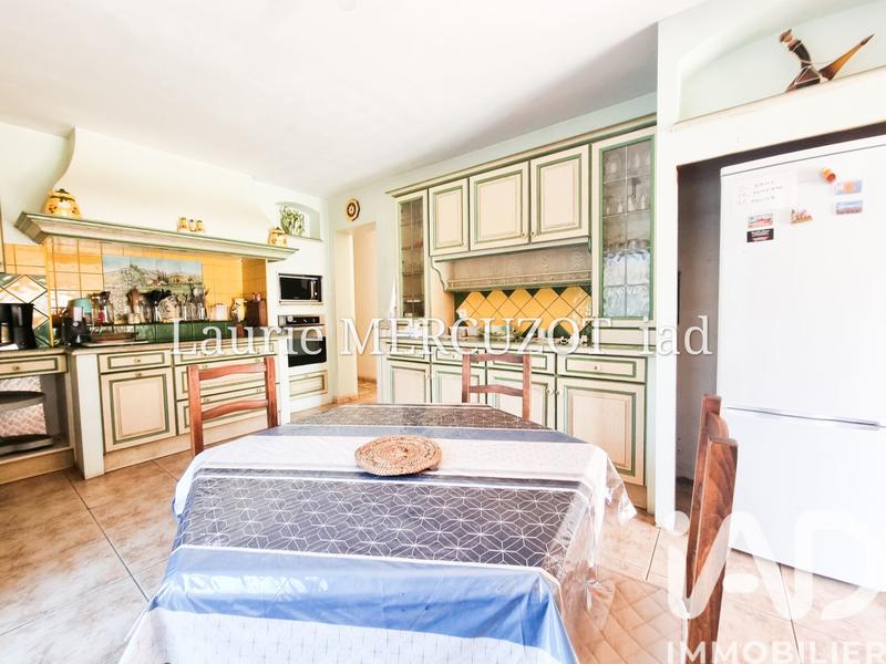 Maison - 218 m² - 8 pièces