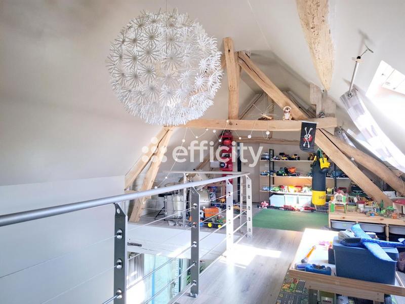 Maison - 335 m² - 8 pièces