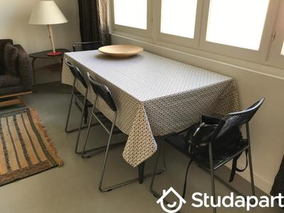 Chambre - 11 m² - 1 pièce