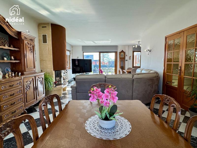 Maison - 185 m² - 8 pièces