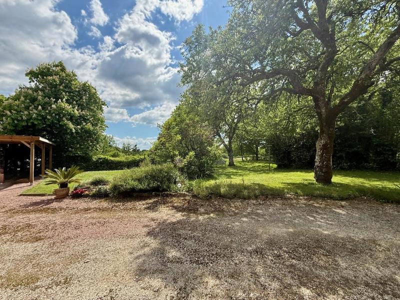 Propriété - 214 m² - 8 pièces