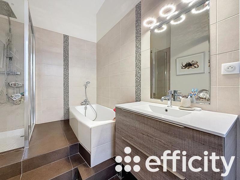 Appartement bourgeois - 179 m² - 6 pièces