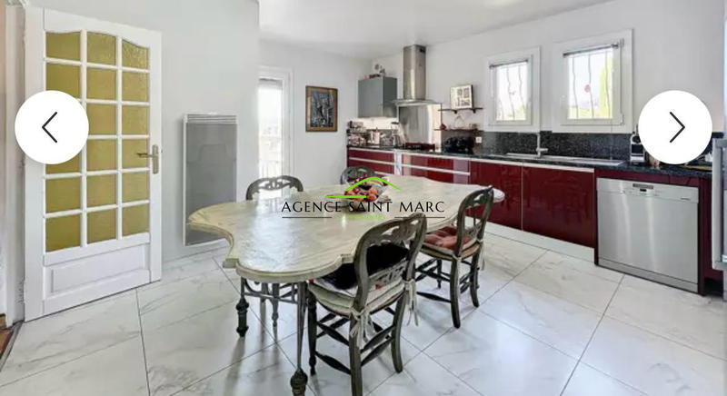 Maison - 298 m² - 9 pièces