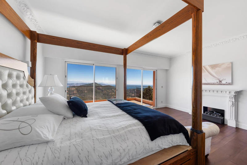 Villa - 596 m² - 13 pièces