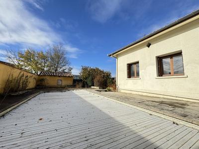 Maison - 90 m² - 4 pièces