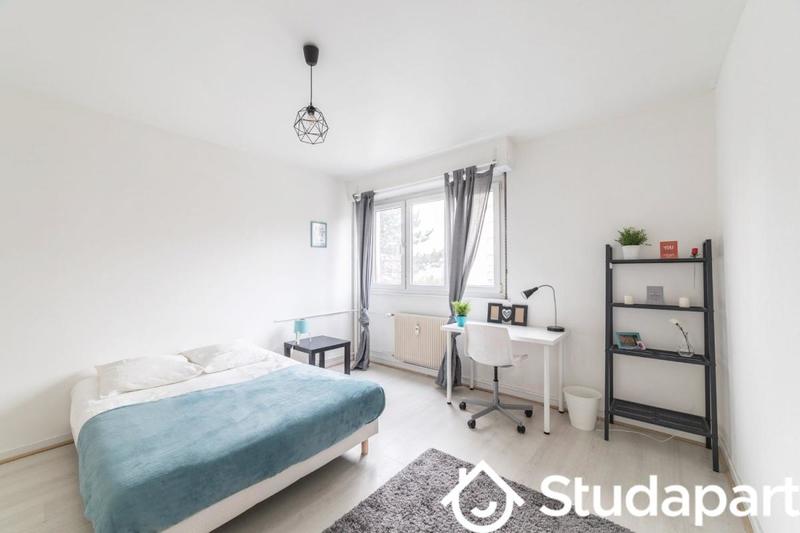 Chambre - 13 m² - 1 pièce