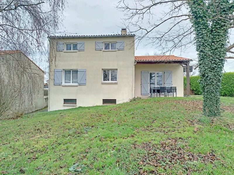 Maison - 148 m² - 7 pièces