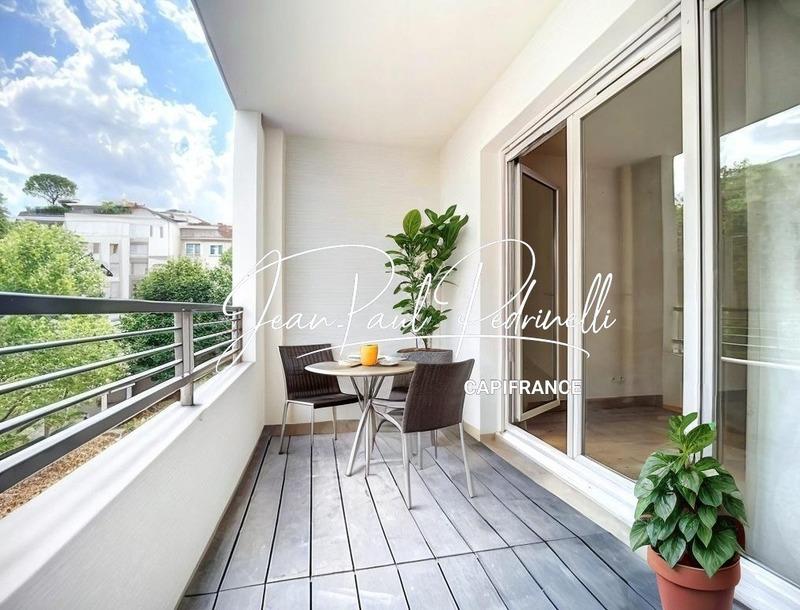 Appartement - 82 m² - 4 pièces