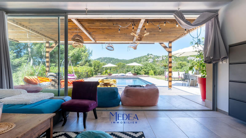 Propriété - 320 m² - 6 pièces