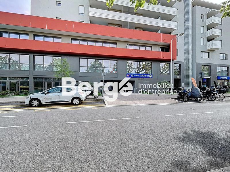 Local commercial - 325 m²