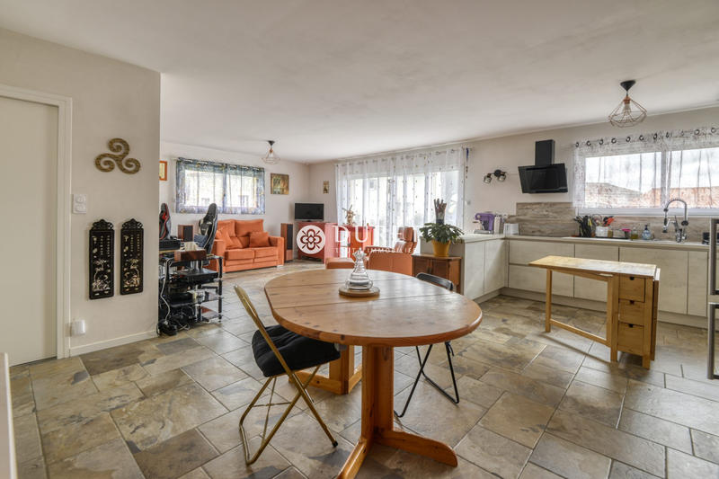 Maison - 89 m² - 5 pièces