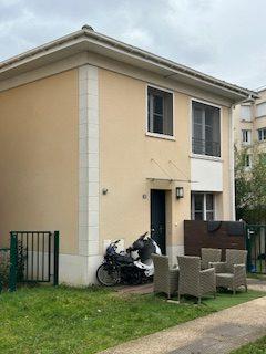 Maison - 94 m² - 5 pièces