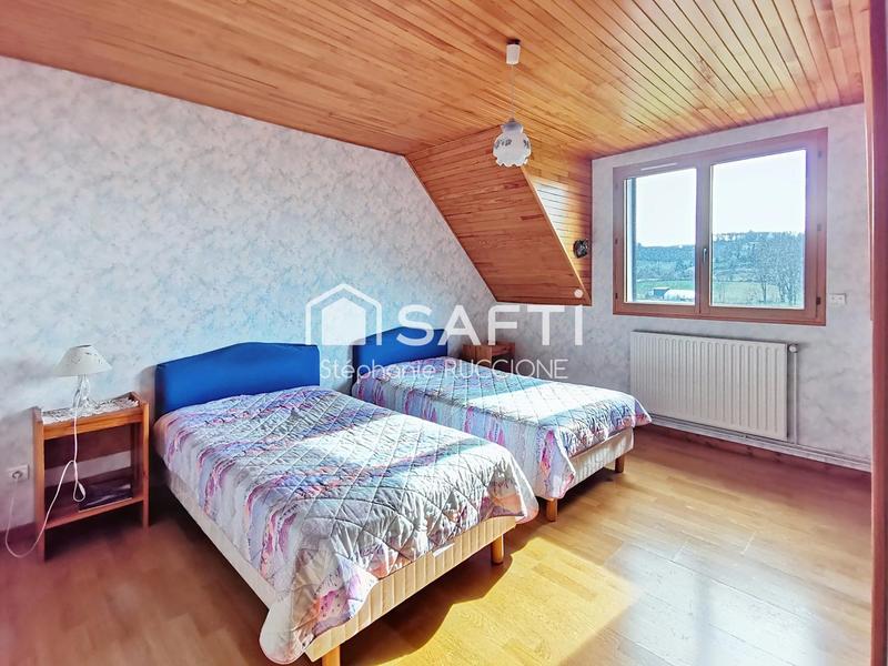 Maison - 212 m² - 5 pièces