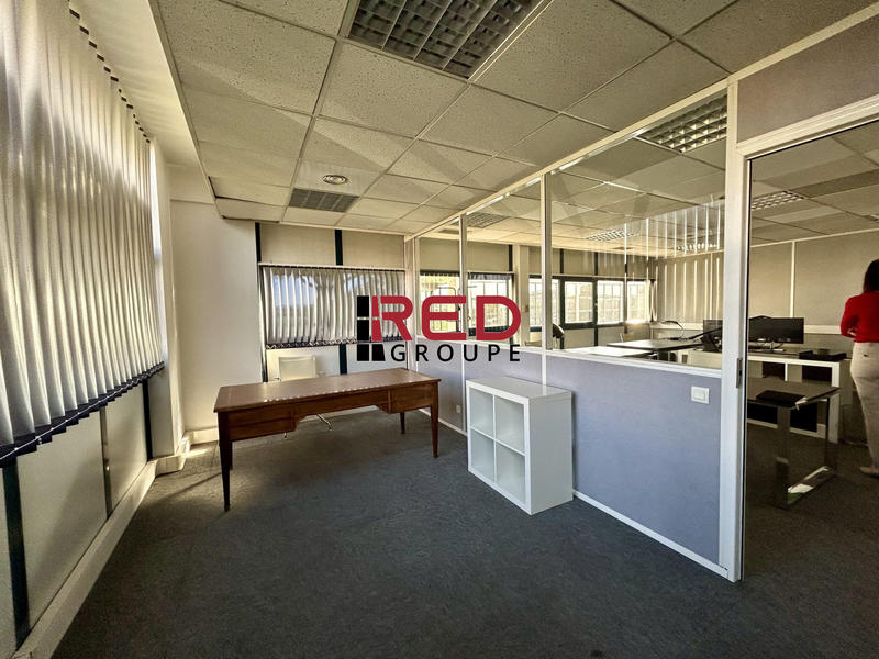 Bureau - 60 m²