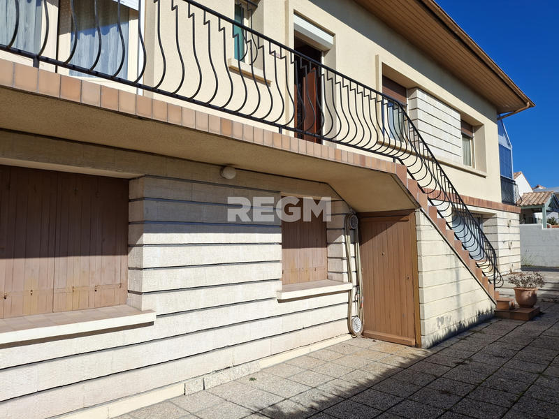 Maison - 180 m² - 8 pièces