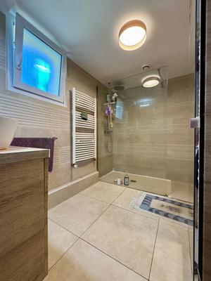 Maison - 220 m² - 10 pièces