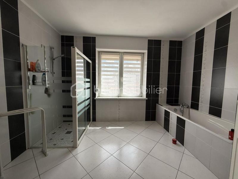 Maison - 177 m² - 7 pièces