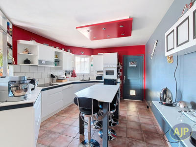 Maison - 122 m² - 6 pièces