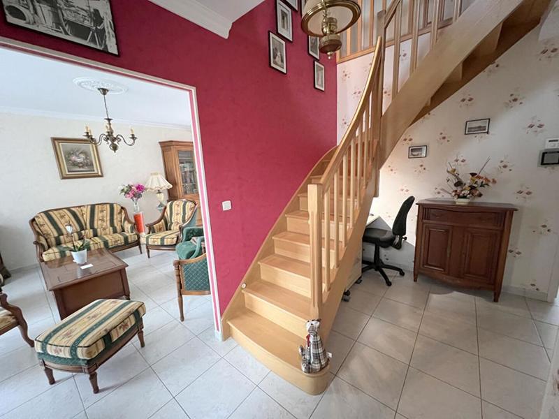 Maison - 197 m² - 7 pièces