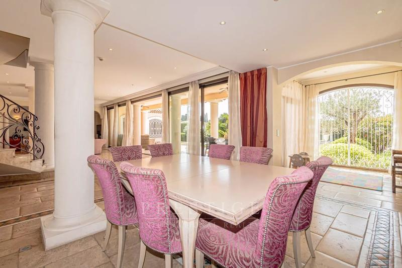 Maison - 347 m² - 7 pièces