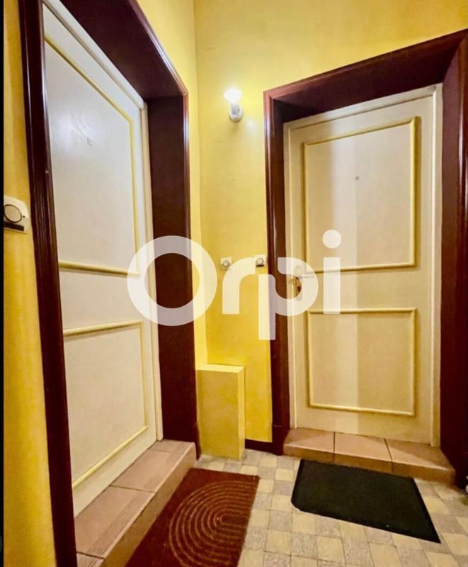 Appartement - 300 m² - 24 pièces