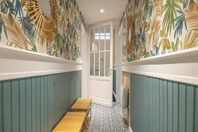 Maison - 241 m² - 12 pièces