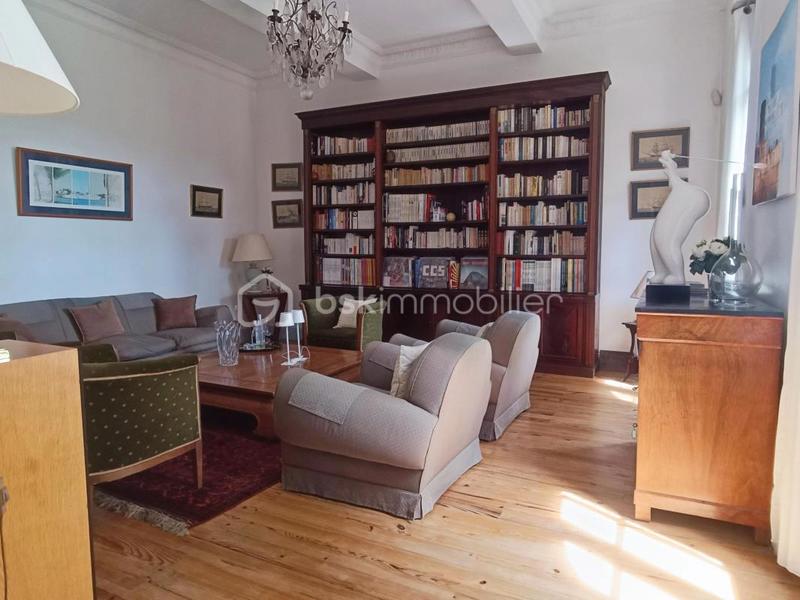 Hôtel particulier - 210 m² - 7 pièces