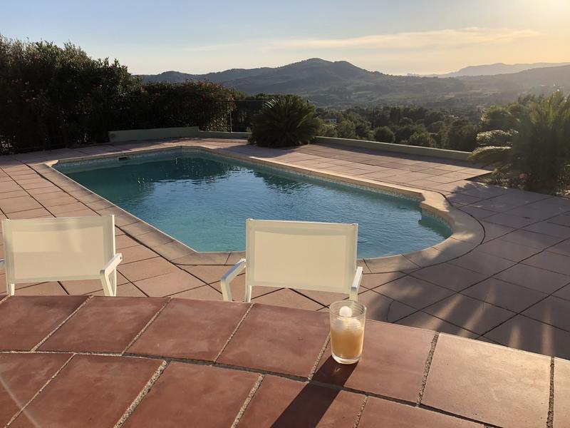 Maison - 400 m² - 12 pièces