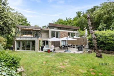 Maison - 585 m² - 10 pièces