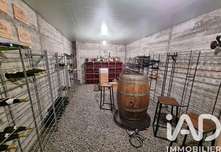 Maison - 211 m² - 6 pièces